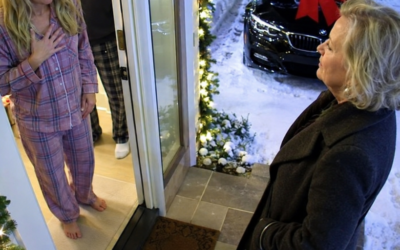 Mój syn zaparkował BMW warte 60 000 dolarów na środku podjazdu przed domem, gdzie czekał na niego świąteczny prezent, i wręczył kluczyki matce mojej synowej, jakby była członkiem rodziny królewskiej.