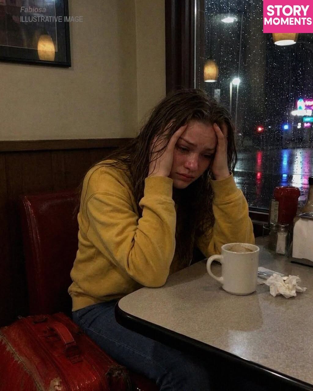Pomogłem nastolatce z czerwoną walizką, która przyszła do mojej restauracji przemoczona po deszczu. Dwa lata później wróciła i zapytała: „Czy nadal uważasz, że trafiłam do twojej restauracji przez przypadek?”