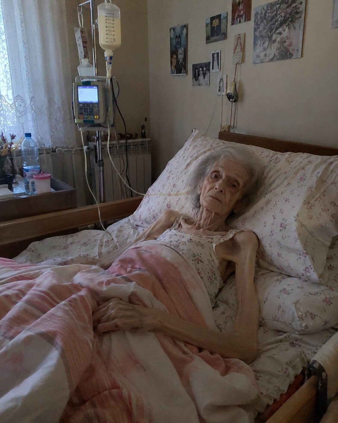 Znalazłem 95-letnią kobietę pod wpływem środków uspokajających, siedzącą na wózku inwalidzkim przy pustej drodze i zabrałem ją do szpitala… Ale kiedy się obudziła i opowiedziała nam, co się stało, wszyscy zamarli